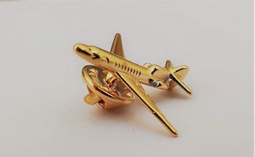 Airplane Pilot Lapel Pin (Golden)