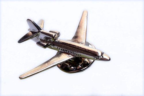 Airplane Pilot Lapel Pin (Silver)